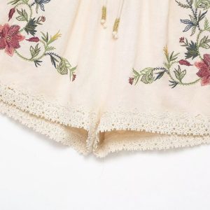 FLOWER EMBROIDERED LACE SHORTS